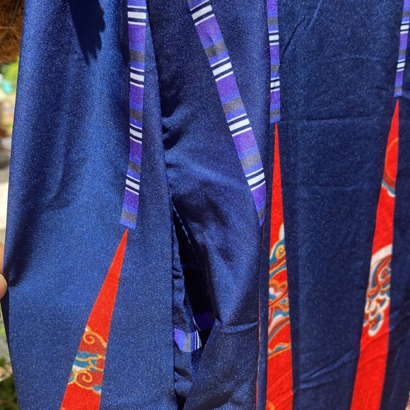 🐉 Asian-inspired Dragon-Print Silky Maxi Dress - Picture 9 of 11